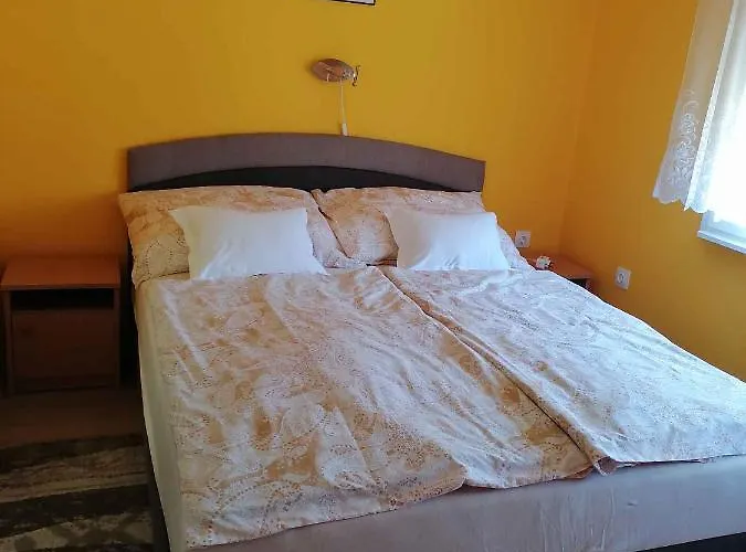 In 18415 בית נופש בלטונפנבש